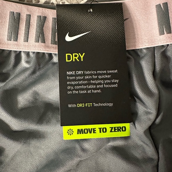Nike Trophy(Girls') Dri-FIT Training Shorts Size S+ - Picture 4 of 5